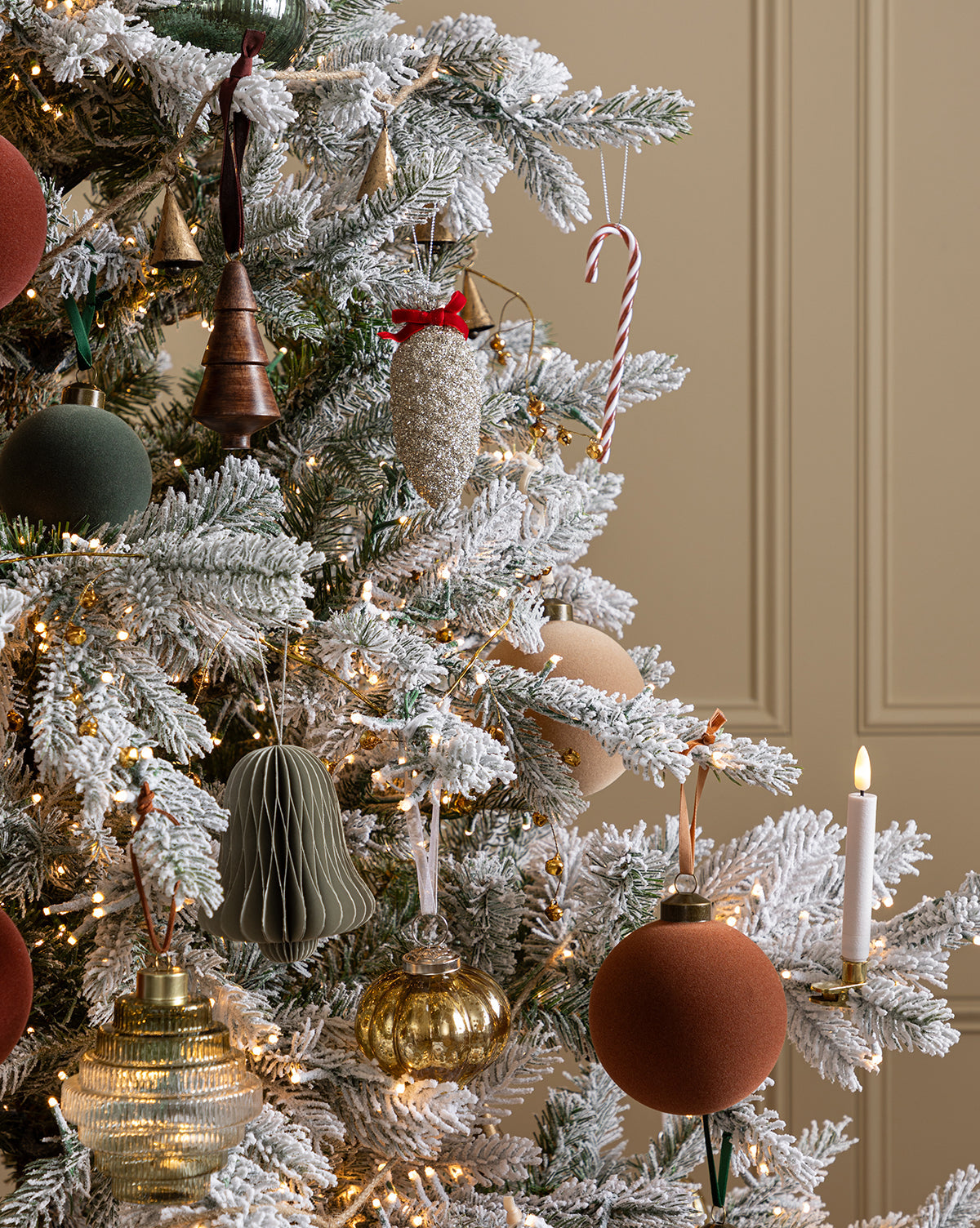 Guirlande de petits cônes de 6 pi