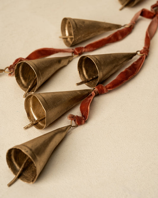 Accroche-porte cloches sur ruban de velours