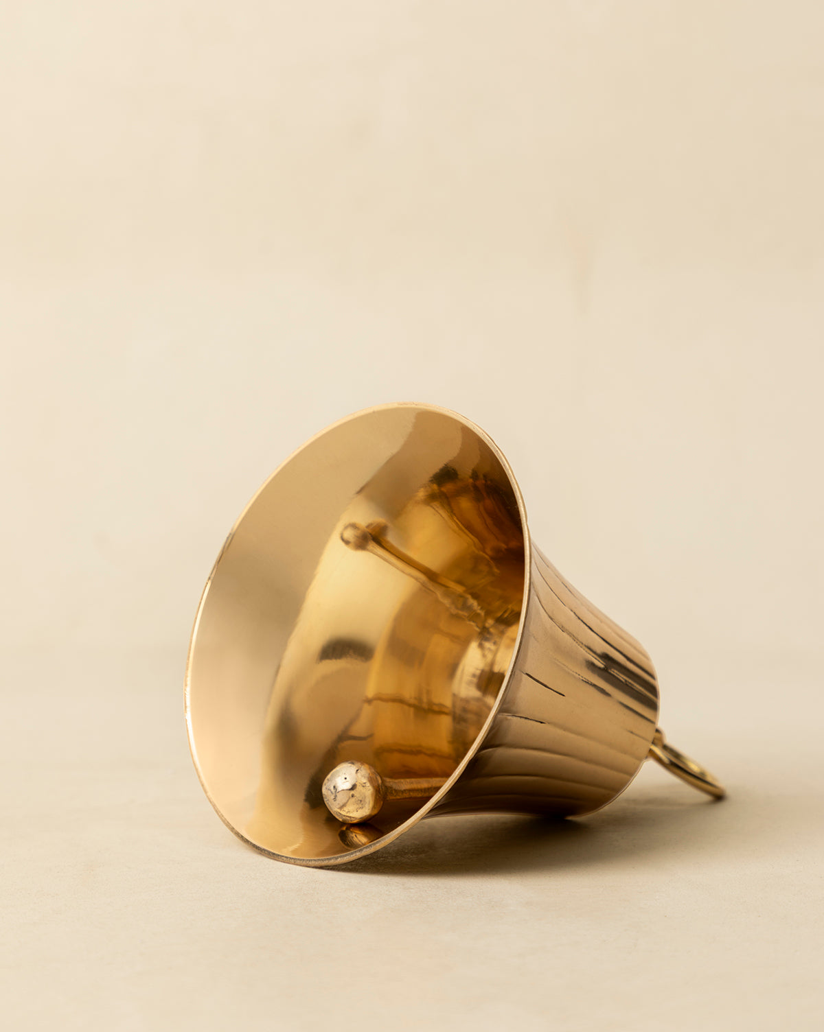 Cloche en laiton poli