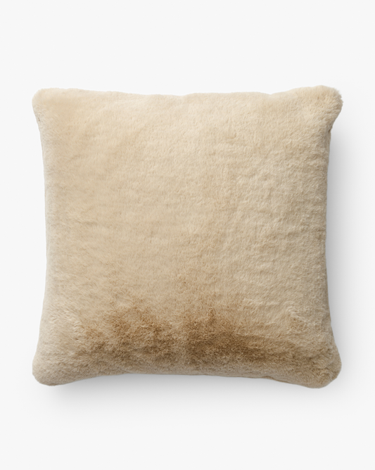 Housse de coussin en fausse fourrure Tove