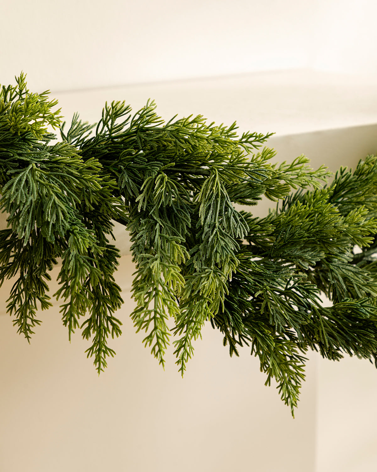 Guirlande artificielle en cèdre de 6 pi