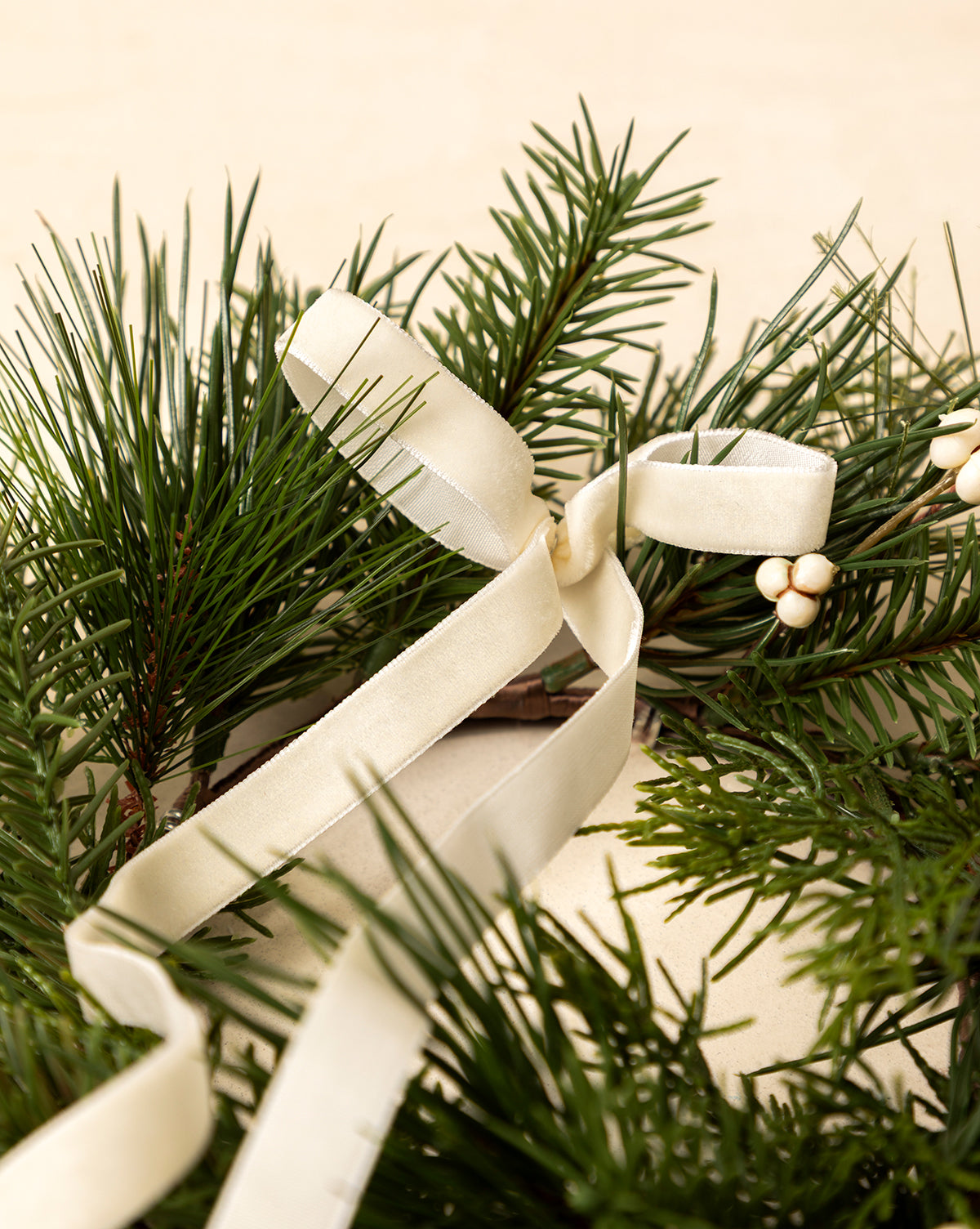 8 couronnes artificielles d'aiguilles de pin et de baies