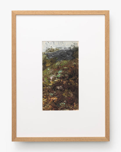 Une rivière coule à travers