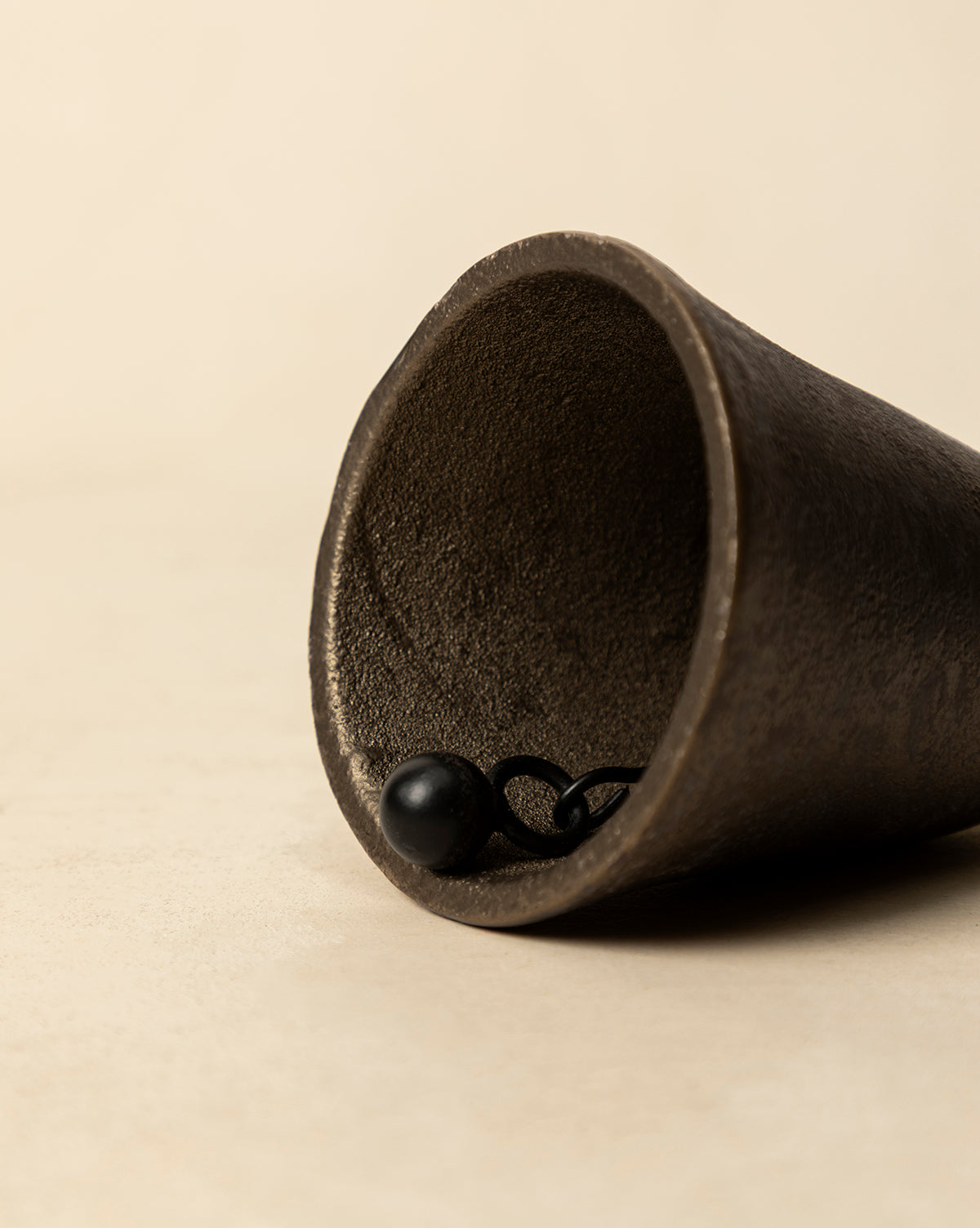 Cloche en laiton vieilli