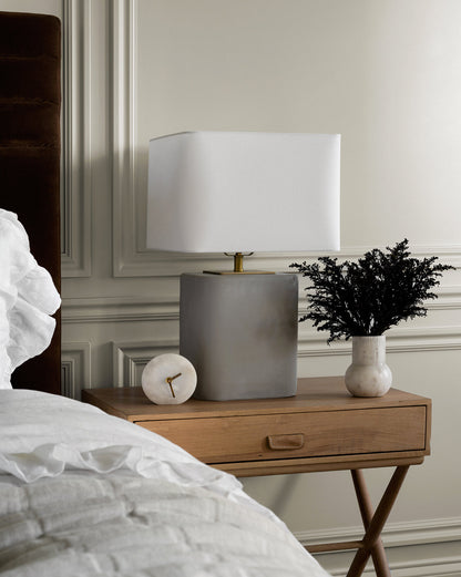 Horloge de table en albâtre