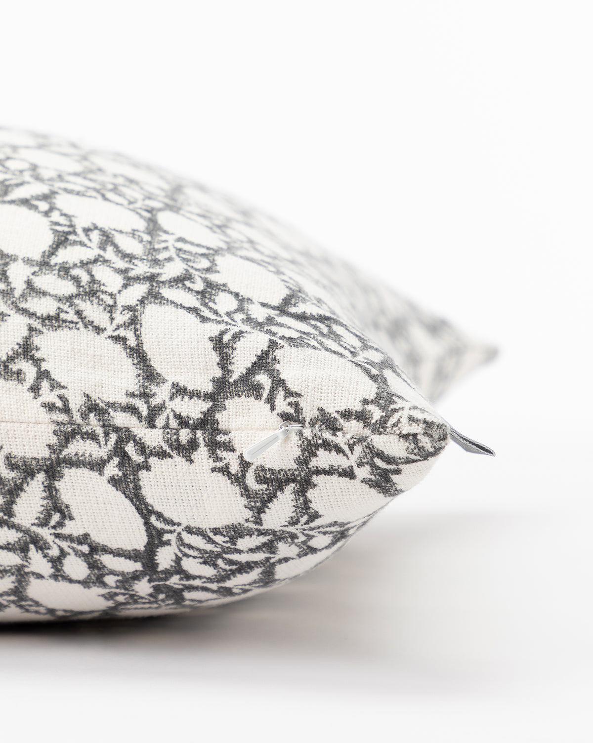 Housse de coussin à imprimé bloc Clara