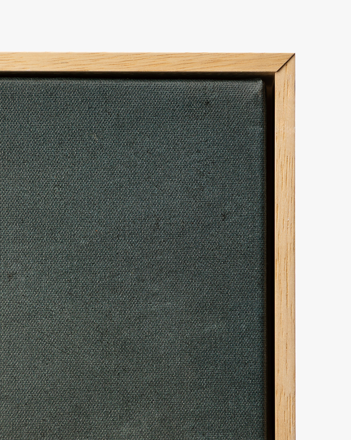 Nuages ​​au-dessus des montagnes