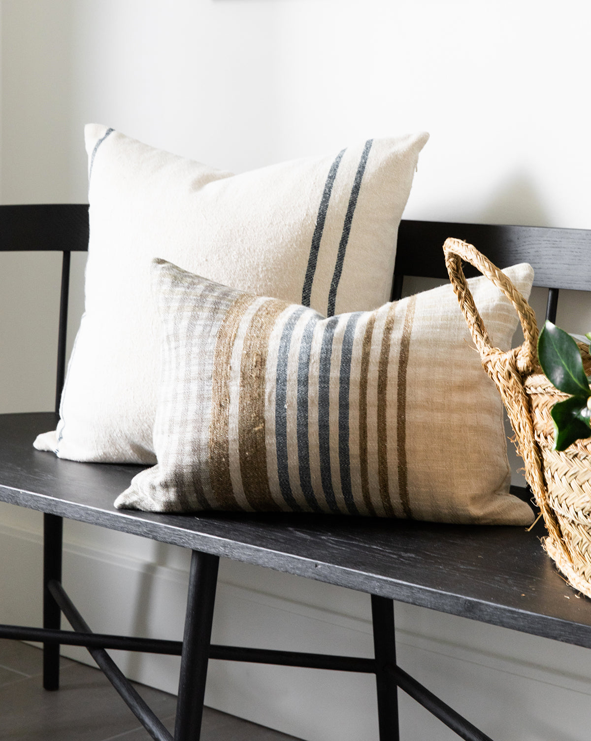 Housse de coussin à rayures en soie Abigail