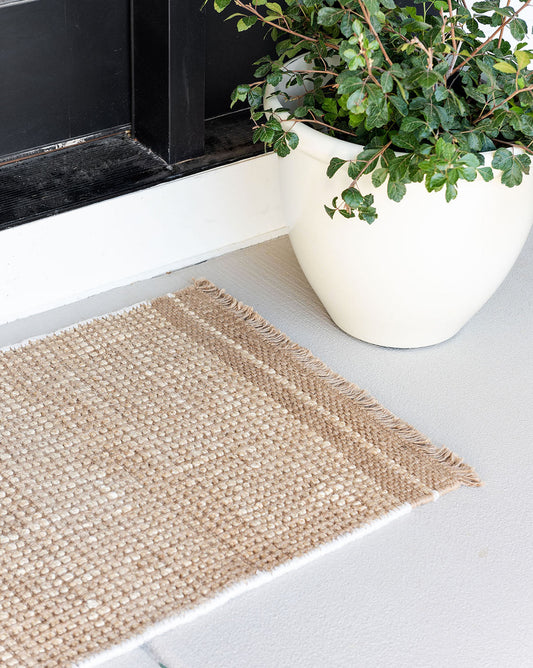Tapis en jute tissé à la main naturel de Gérone
