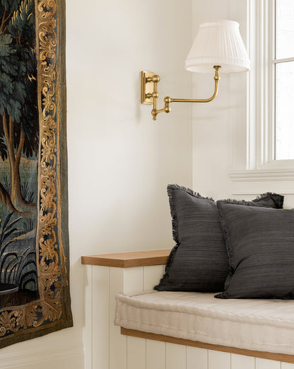 Housse de coussin à franges en soie Abbey