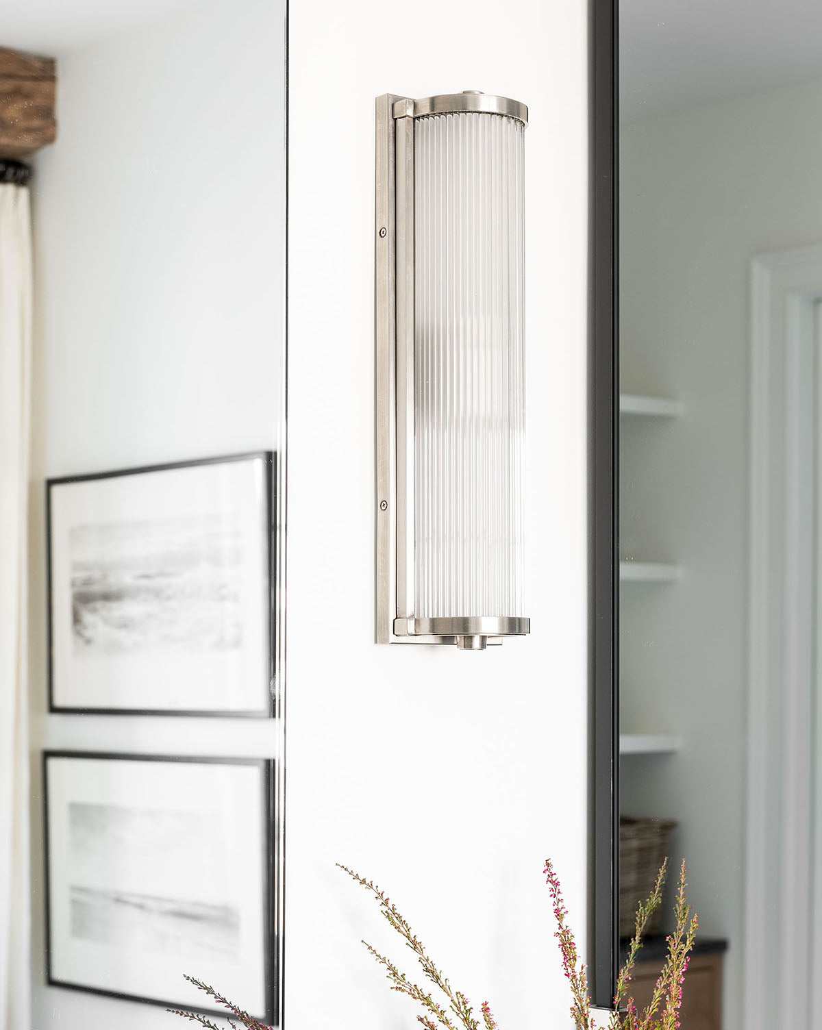 Lampe à tige en verre pour commode