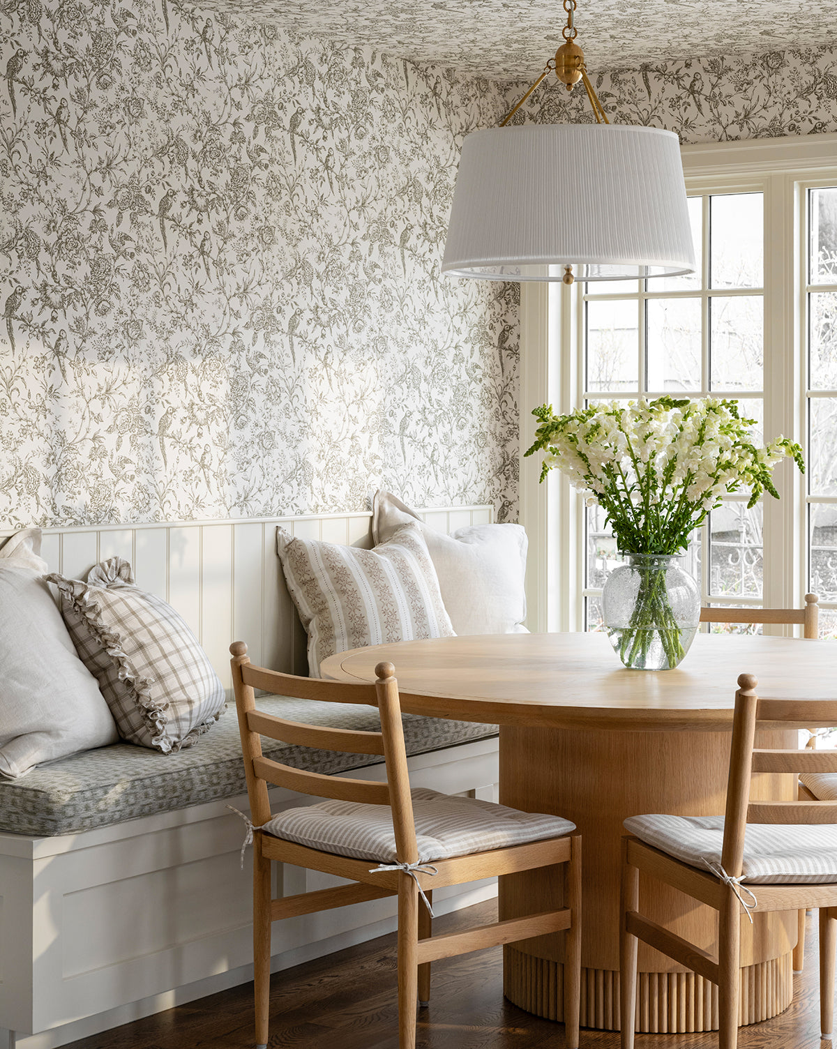 Table à manger ronde en chêne Gilroy