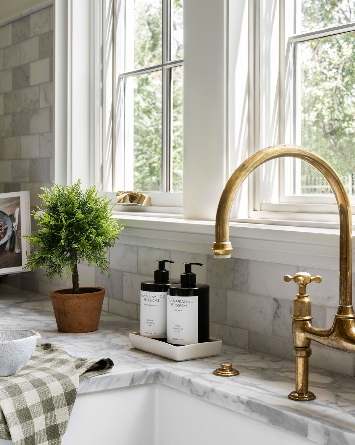 15,5 Faux topiaire en pot de cyprès